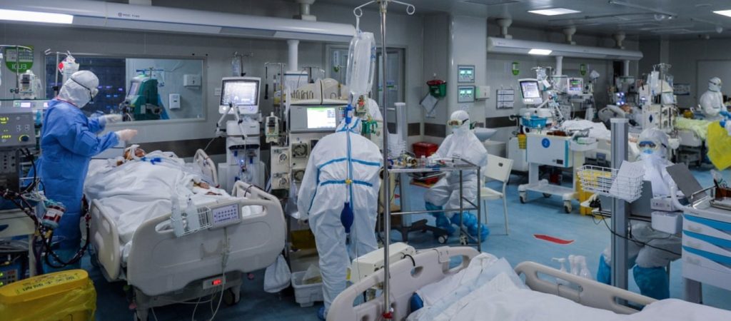 Αποκαλύψεις γιατρού στην Ουχάν: «Οι κινεζικές αρχές αντέδρασαν αργά – Δεν μας άφηναν να φορέσουμε μάσκα»