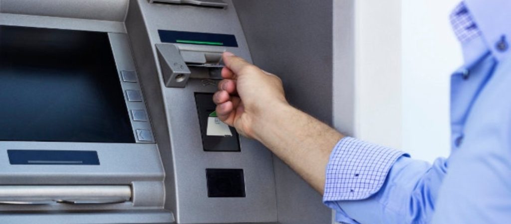 Άγνωστοι προκάλεσαν ζημιές σε δύο ΑΤΜ τράπεζας στην Θεσσαλονίκη