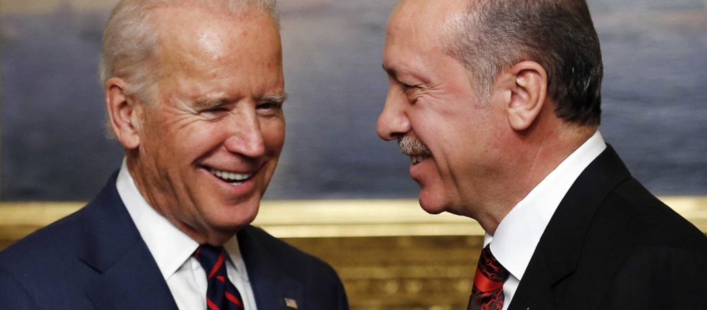 Σε εφαρμογή η φιλοϊσλαμική πολιτική Τ.Μπάιντεν για την ανατολική Μεσόγειο: Αναβάθμισε τους συμμάχους της Άγκυρας