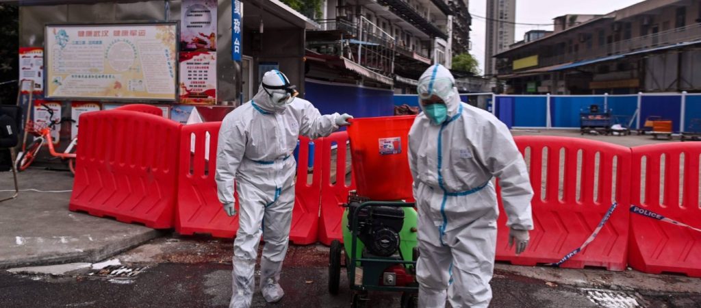 Κίνα: Καταγγελίες από συγγενείς θυμάτων κορωνοϊού για δωροδοκίες και εκφοβισμό