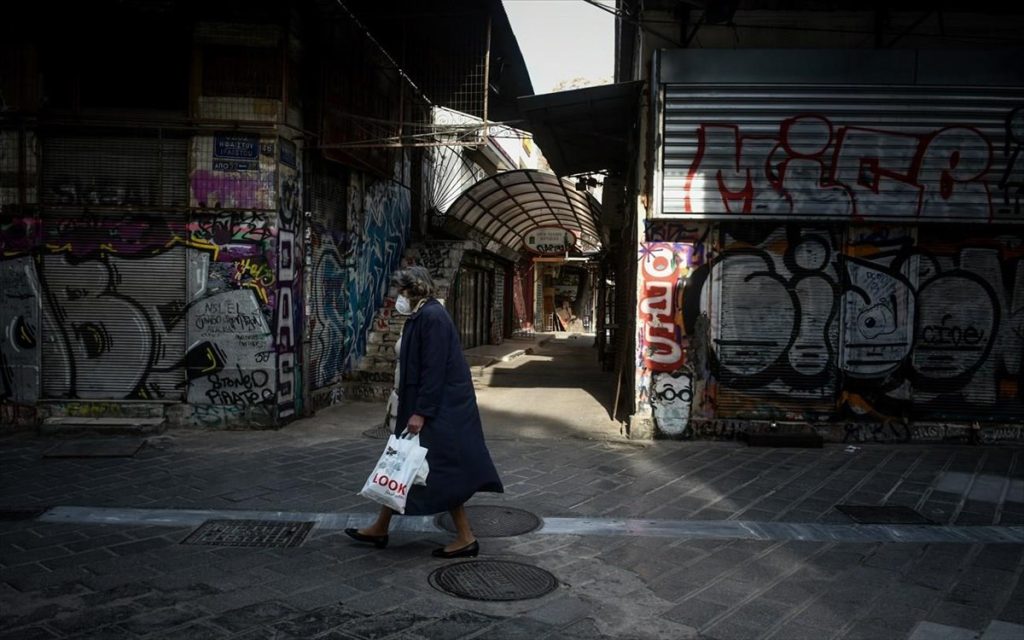 Lockdown: Αυτά είναι τα 3 σενάρια που εξετάζονται για το τι θα ανοίξει από Δευτέρα