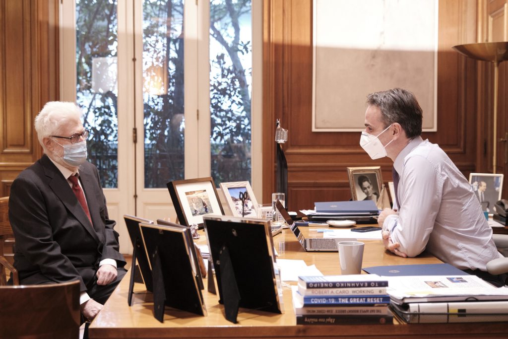 Μέγαρο Μαξίμου: Ο  Κ.Μητσοτάκης συνεχίζει την ανάγνωση του “COVID-19 – The Great Reset”