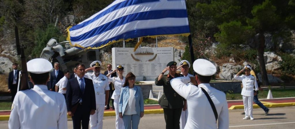 Πληροφορίες ότι θα γίνει η παρέλαση της 25ης Μαρτίου παρουσία Ε.Μακρόν & Β.Πούτιν