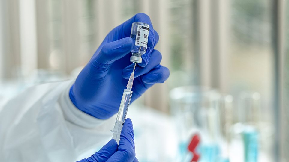 Μετά το φιάσκο με τα εμβόλια η ΕΕ απειλεί τις φαρμακευτικές εταιρείες με απαγόρευση εξαγωγής