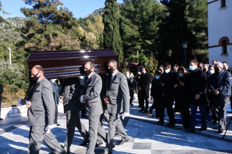 Σ.Βαλυράκης: Το τελευταίο «αντίο» στον πρώην υπουργό του ΠΑΣΟΚ (φώτο)