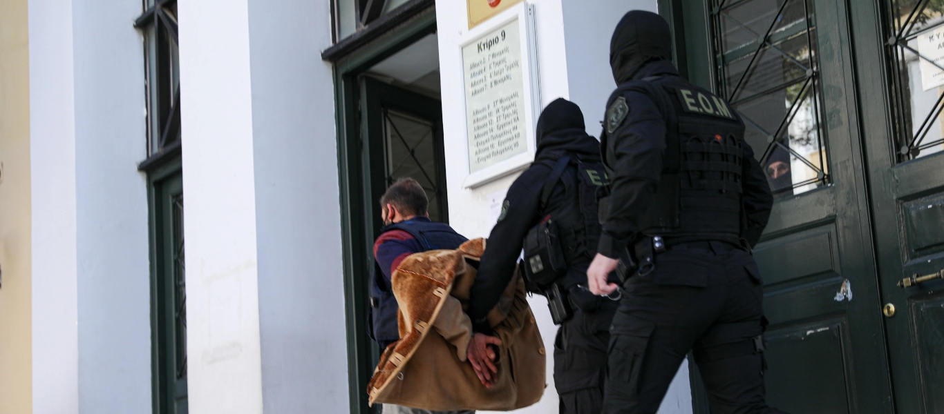 Βιασμός 11χρονης αθλήτριας – Προφυλακίστηκε ο κατηγορούμενος προπονητής: «Όταν κάναμε σχέση ήταν 13 να ξέρετε»