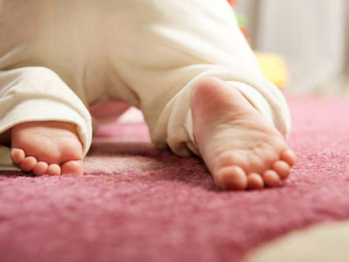 Λος Άντζελες: Μπόμπιρας εισέβαλε σε δελτίο καιρού που μεταδιδόταν live (βίντεο)