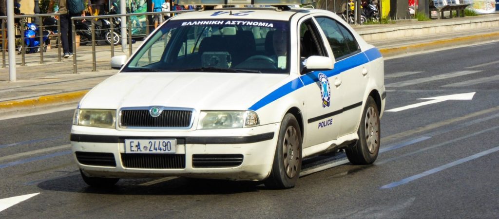 Τροχαίο στην Παλαιά Εθνική οδό Κορίνθου – Πατρών – Αυτοκίνητο «καρφώθηκε» σε προπορευόμενο όχημα