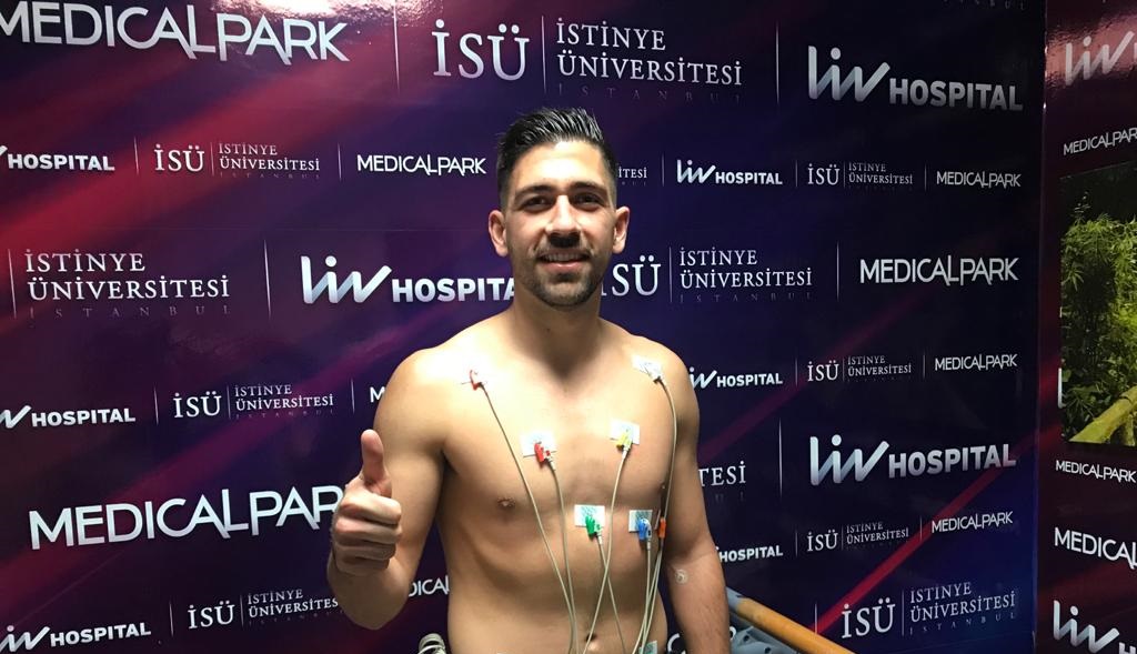 Τρομερός Τ.Μπακασέτας: Χόρεψε συρτάκι στην παρουσίαση του από την Τράμπζονσπορ (βίντεο)