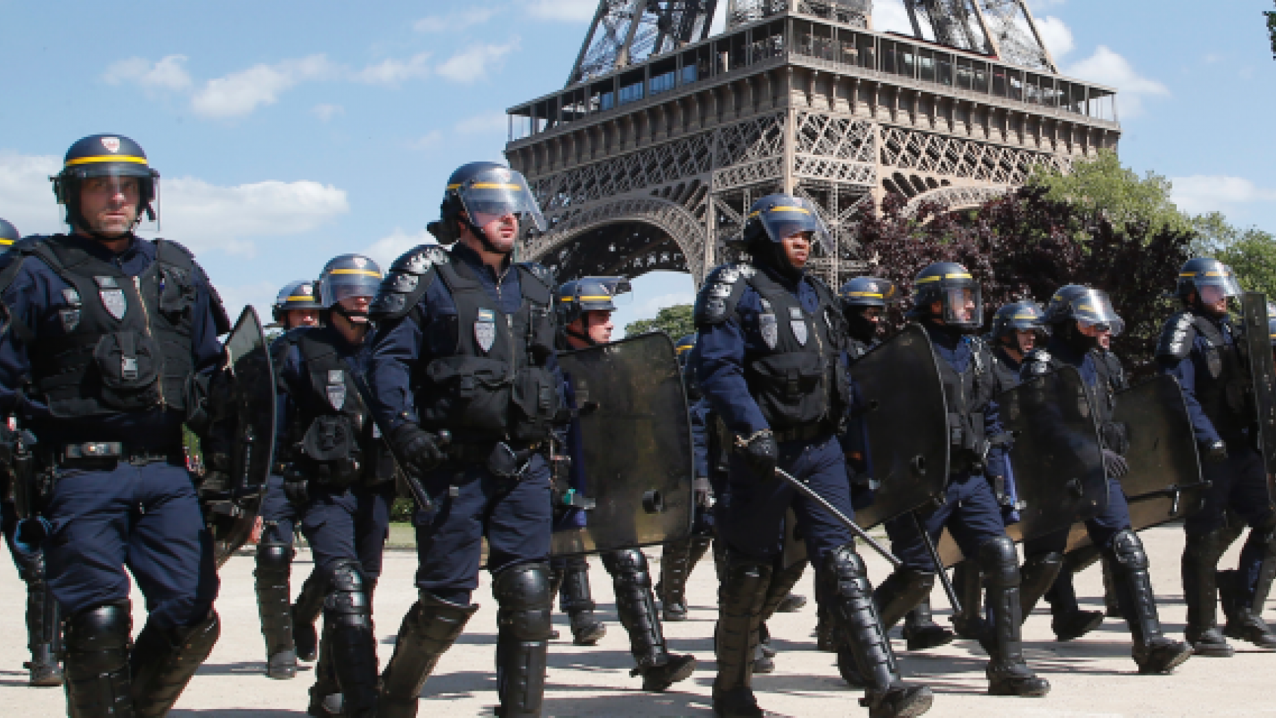 Διαδηλώσεις στο Παρίσι κατά του νέου νόμου για την φωτογράφιση αστυνομικών