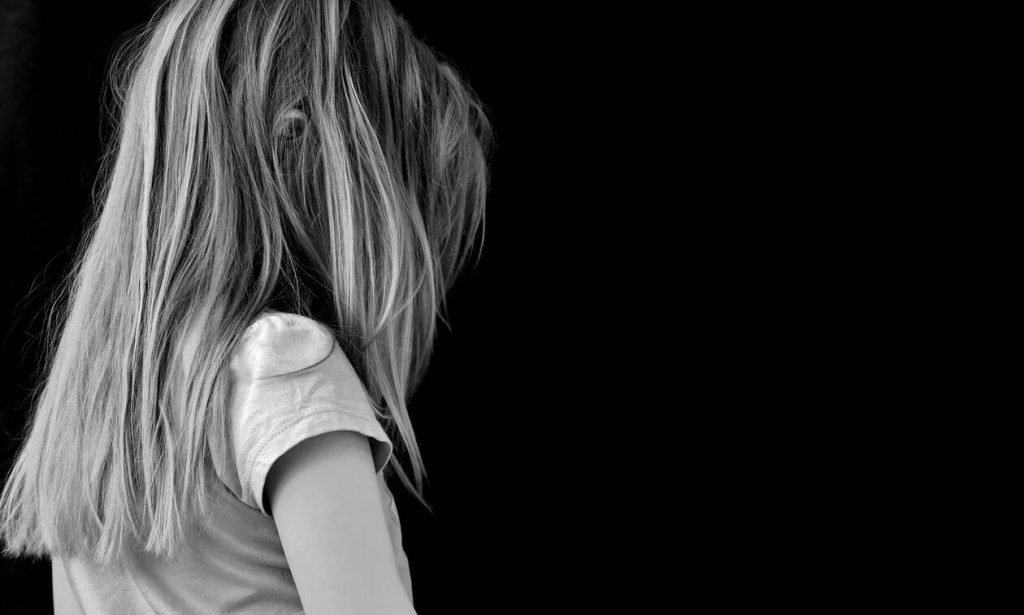 Απίστευτο: Νηπιαγωγός στη Χαλκίδα άφησε τετράχρονο στο κρύο για τιμωρία! (βίντεο)