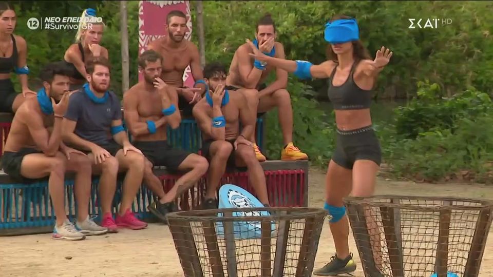 Survivor: Παίκτρια τραυματίζεται και φεύγει με φορείο (βίντεο)