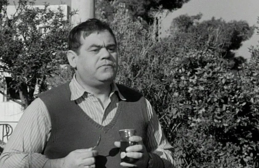 Γιώργος Τζιφός: Ο σοφέρ του Γ.Κωνσταντίνου και η διαφήμιση με τον Μπόμπο – Ποιος ήταν ο Έλληνας ηθοποιός