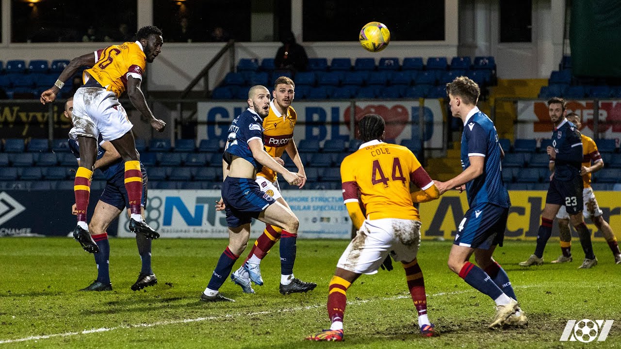 Ουγκάντα: Ποδοσφαιριστής έκανε «σκόνη» το ρεκόρ του Κριστιάνο Ρονάλντο (βίντεο)