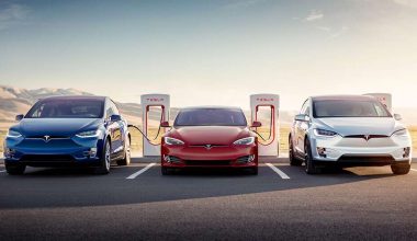 Η Tesla μας παρουσιάζει την πλήρη «αυτο-οδήγηση»: Ξεκινούν τα test drive χωρίς οδηγό!