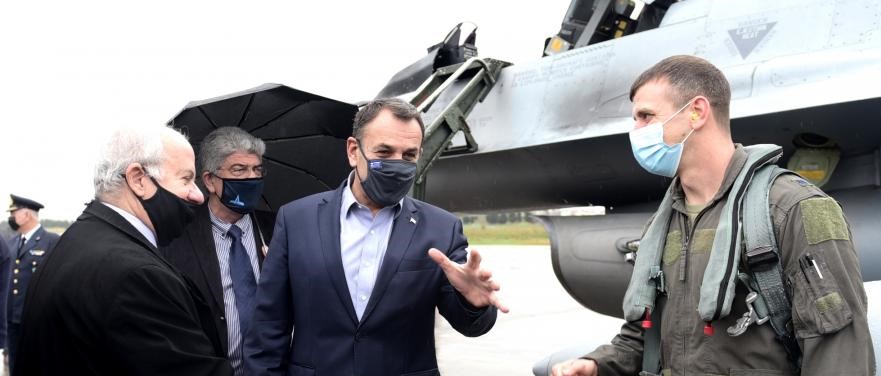 Eπιθεώρηση Ν.Παναγιωτόπουλου στο αναβαθμισμένο  ελληνικό μαχητικό F-16 Viper