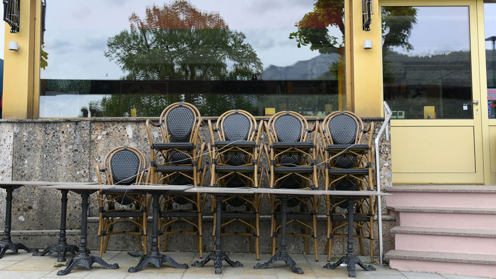 Εκτός εαυτού οι επαγγελματίες μετά τη νέα εγκύκλιο: «Θέλετε να μας κάνετε αστυνομικούς ή αλλιώς πρόστιμο;»