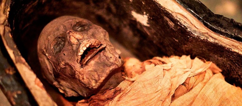 Αίγυπτος: Αρχαιολόγοι εντόπισαν μούμια με χρυσή γλώσσα – Μιλούσε με τους Θεούς (φώτο)