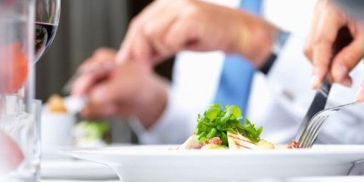 Αυτός είναι ο λόγος που χάνεις βάρος όταν μασάς καλύτερα το φαγητό σου