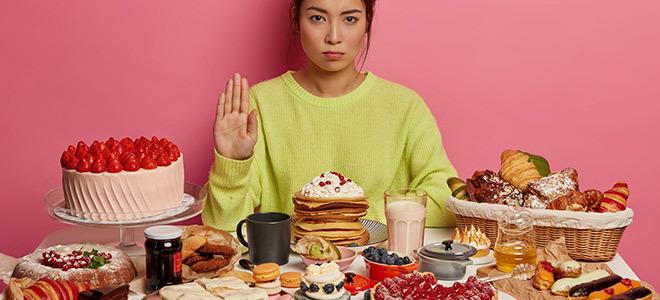 Αυτές οι συνήθειες μας «χαλάνε» το πρόγραμμα διατροφής