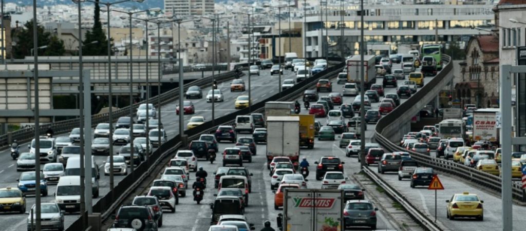 Αυξημένη κίνηση στους δρόμους – Δείτε που εντοπίζονται προβλήματα