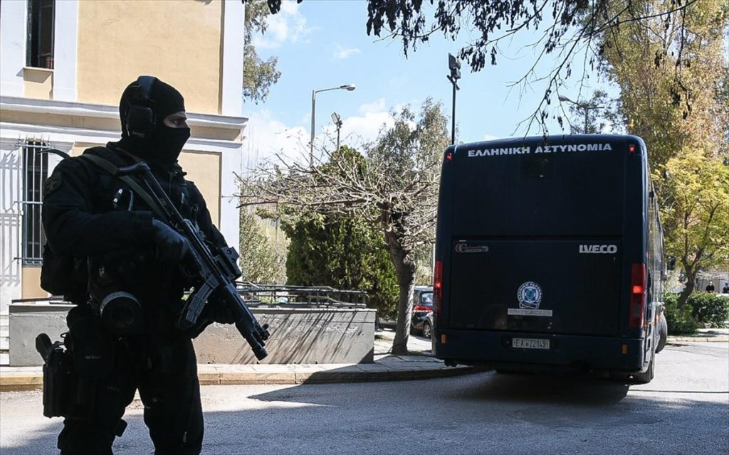 Πως ΕΛ.ΑΣ & Europol εξάρθρωσαν εγκληματική οργάνωση που υπέκλεψε 12 εκατ. από αμερικανικές τράπεζες – 105 συλλήψεις