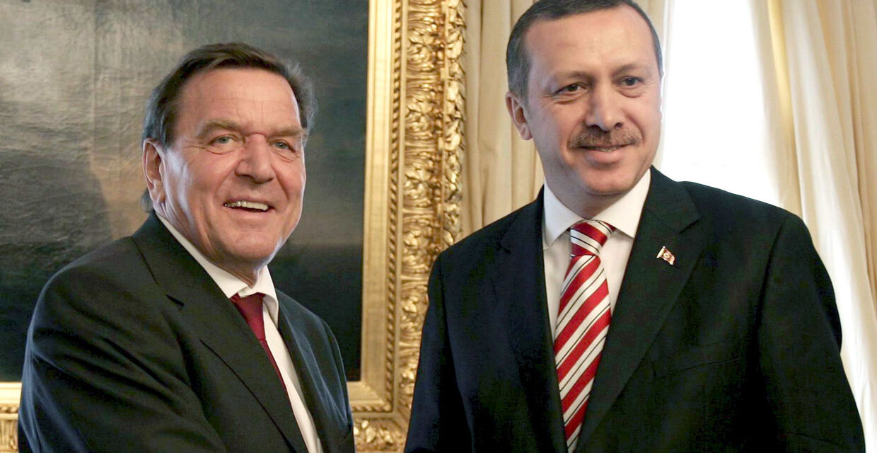 Πρώην Γερμανός Καγκελάριος Γ.Σρέντερ: «Πάρτε το απόφαση, η Τουρκία είναι κυρίαρχη στη Μεσόγειο»