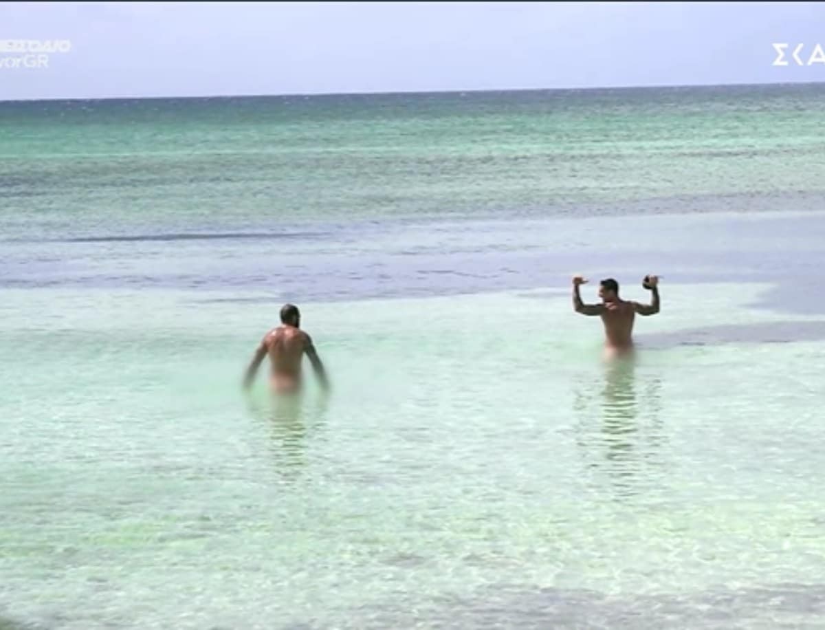 Survivor: Ηλίας Μπόγδανος & Τριαντάφυλλος «πέταξαν» τα μαγιό τους & έκαναν μπάνιο γυμνοί! (βίντεο)