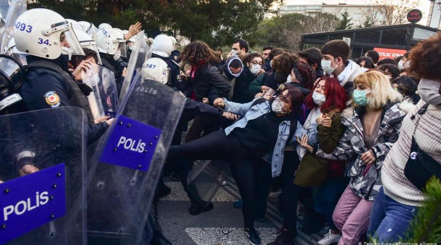 Ο Ερντογάν συνέλαβε και πάλι δεκάδες φοιτητές που διαδηλώνουν για τον διορισμό του Πρύτανη