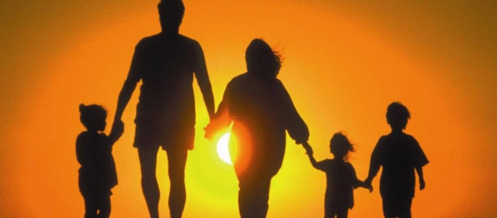 Σύνταξη: Οι μητέρες που μπορούν να συνταξιοδοτηθούν στην ηλικία των 60 χρόνων εντός του 2021 – Τα 4+1 «παράθυρα»