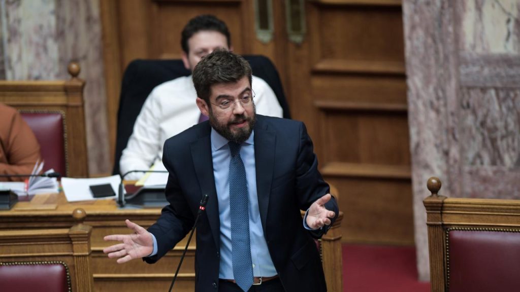 Μ.Καλογήρου: Νοσηλεύεται στο «Σωτηρία» ο πρώην υπουργός του ΣΥΡΙΖΑ