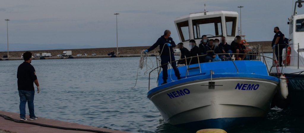 Φορτηγό πλοίο προσέκρουσε στο λιμάνι του Κατάκολου – Δεν υπάρχουν τραυματίες