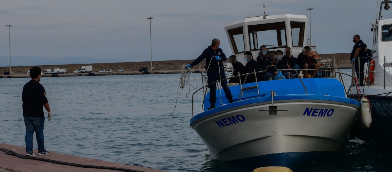 Φορτηγό πλοίο προσέκρουσε στο λιμάνι του Κατάκολου – Δεν υπάρχουν τραυματίες