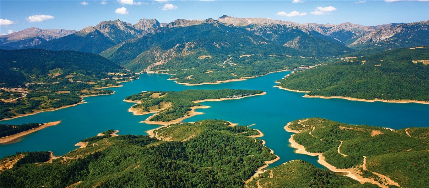 Λίμνη Πλαστήρα: Το μακάβριο μυστικό που βρίσκεται καλά κρυμμένο εδώ και 62 χρόνια στον πυθμένα της ειδυλλιακής λίμνης