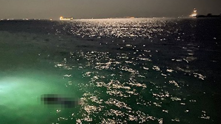 Θεσσαλονίκη: Μακάβριο θέαμα – Πτώμα επέπλεε στον Θερμαϊκό (βίντεο)