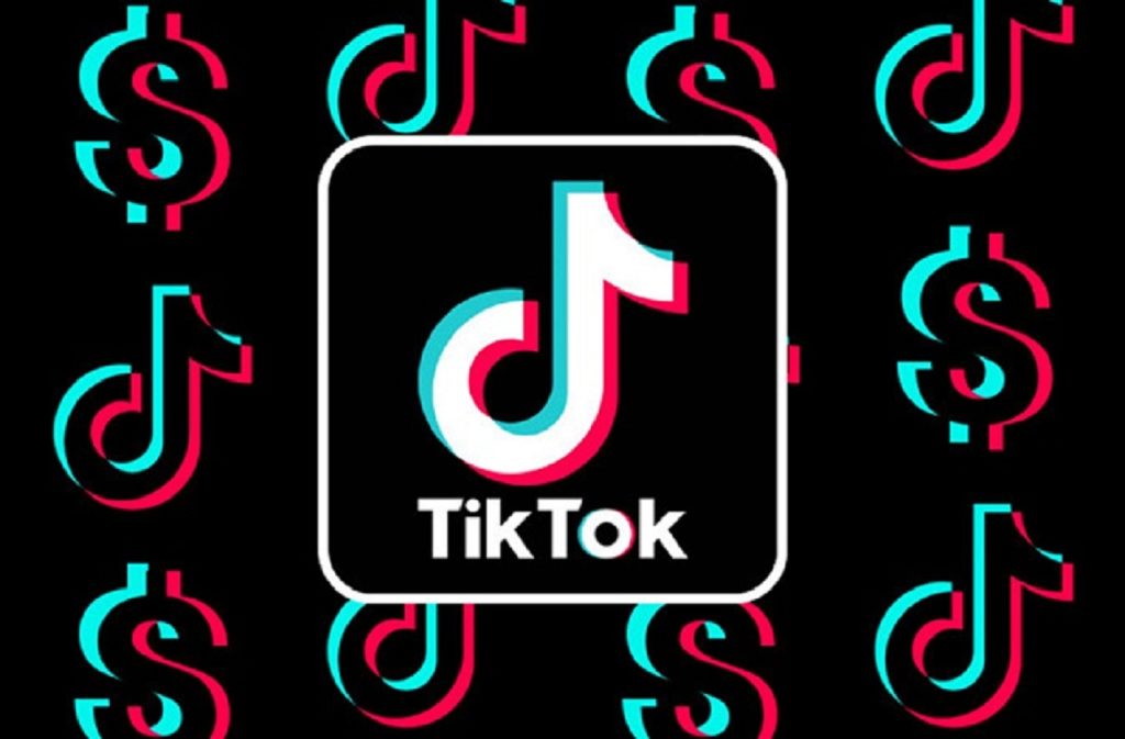 TikTok: Τις βλέπουν γυμνές χωρίς να το ξέρουν