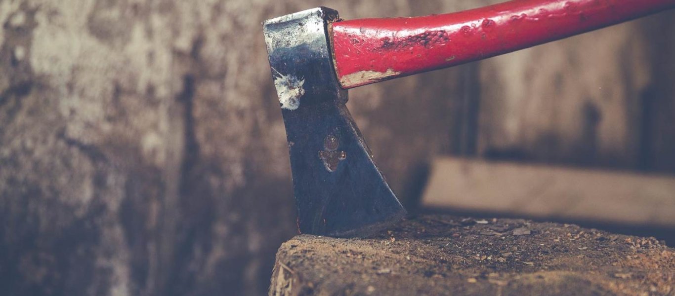 Ινδία: Άνδρας επιτέθηκε σε γυναίκα με τσεκούρι επειδή του… «έριξε» άκυρο