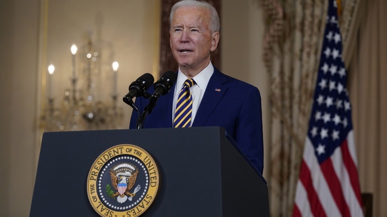 Ο Τ.Μπάιντεν «σπάει» την παράδοση: «Ο Τραμπ δεν πρέπει να λαμβάνει απόρρητες ενημερώσεις από τις υπηρεσίες πληροφοριών»