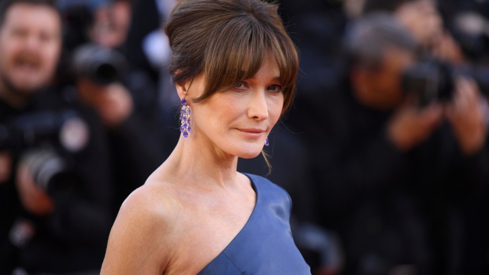 Κάρλα Μπρούνι: Tραγουδά με την 9χρονη κόρη της και «ρίχνουν» το Instagram (βίντεο)