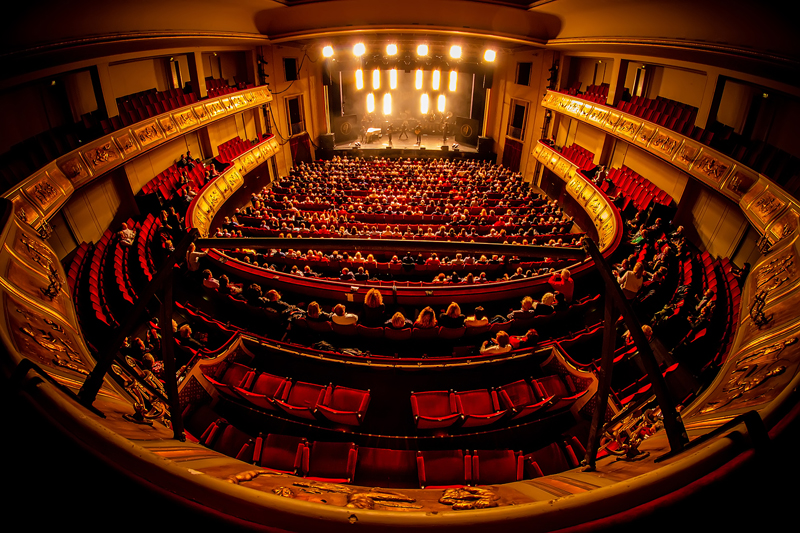 Πρώην ηθοποιός καταφεύγει στην δικαιοσύνη για σεξουαλική κακοποίηση από γνωστό σκηνοθέτη
