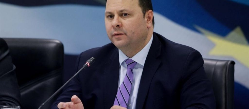 «Ράβε-ξήλωνε» τα μέτρα – Μετά το take away σήμερα οι λαϊκές – Π.Σταμπουλίδης: «Θα το επανεξετάσουμε»