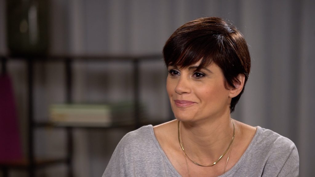 Άννα Μαρία Παπαχαραλάμπους: «Κατέβαζε το παντελόνι του & ουρούσε επιδεικτικά στον νιπτήρα του καμαρινιού μου»!