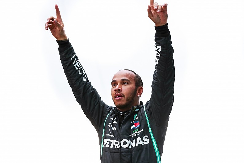 Formula 1: Για ένα ακόμη χρόνο ο Lewis Hamilton στη Mercedes
