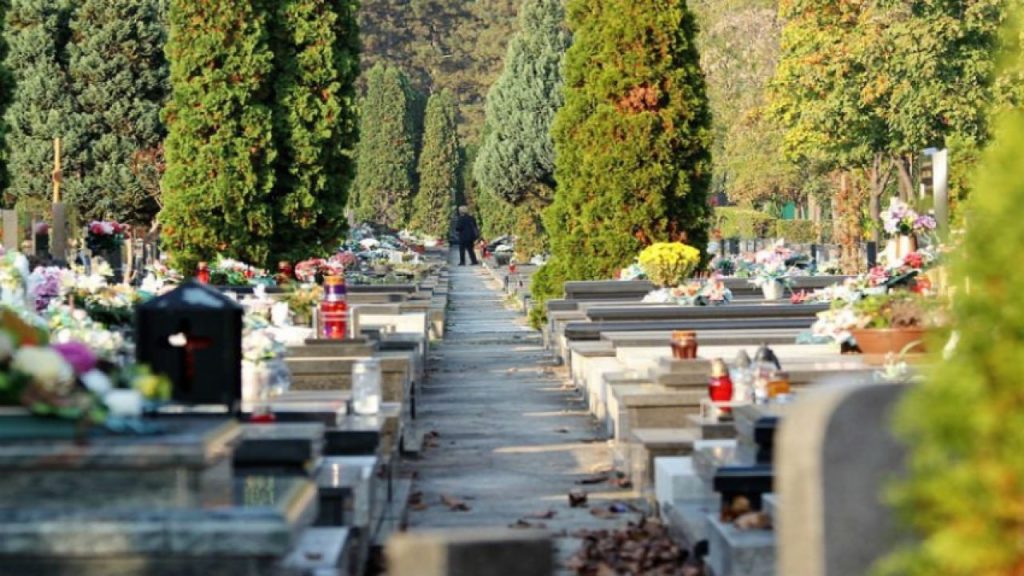 Η απάντηση της Αρχιεπισκοπής Αθηνών για την «αιφνιδιαστική» αύξηση των εξόδων κηδείας