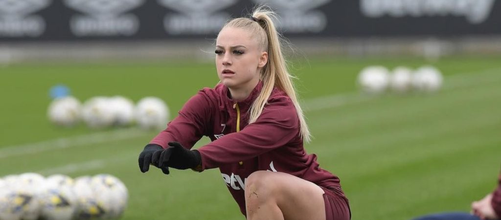 H ομοφυλόφιλη Α.Λεμάν κατακρίνει τους άνδρες οπαδούς: «Έρχονται στο γήπεδο και μας φαντασιώνονται»