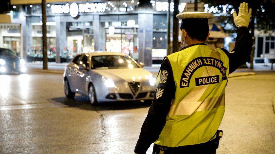 Πάνω από μισό εκατομμύριο ευρώ πρόστιμα και σχεδόν 70 χιλιάδες ελέγχους για τα μέτρα από την Αστυνομία