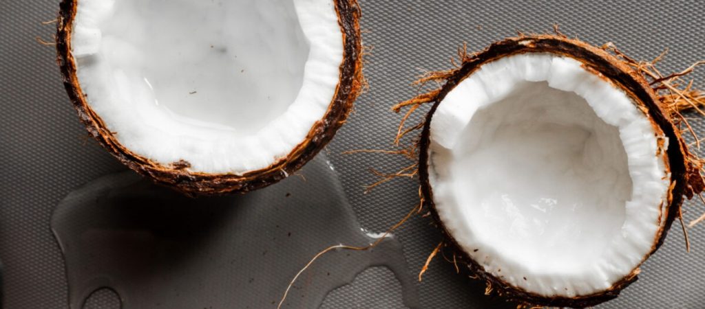 Τα οφέλη του νερού καρύδας για την υγεία – Όσα προσφέρει στο ανοσοποιητικό και στην καρδιά