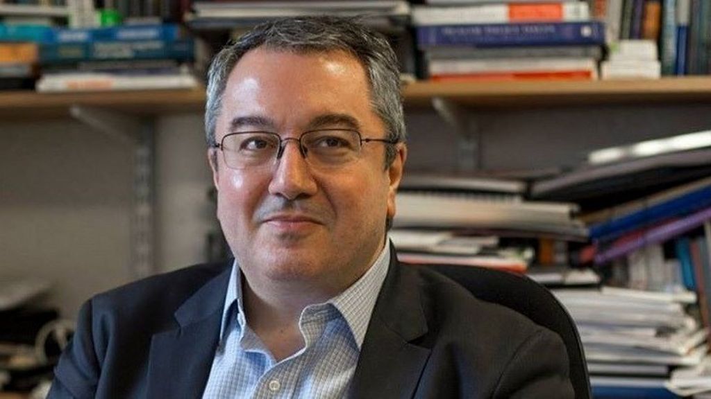 Η.Μόσιαλος: «Tο εμβόλιο της Pfizer προστατεύει και από τις νέες παραλλαγές του κορωνοϊού»