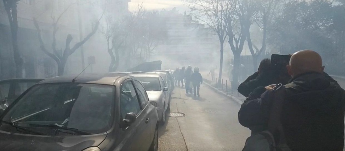 Θεσσαλονίκη: Εκτεταμένη χρήση χημικών από τα ΜΑΤ στην διαδήλωση κατά του εκπαιδευτικού νομοσχεδίου (βίντεο)