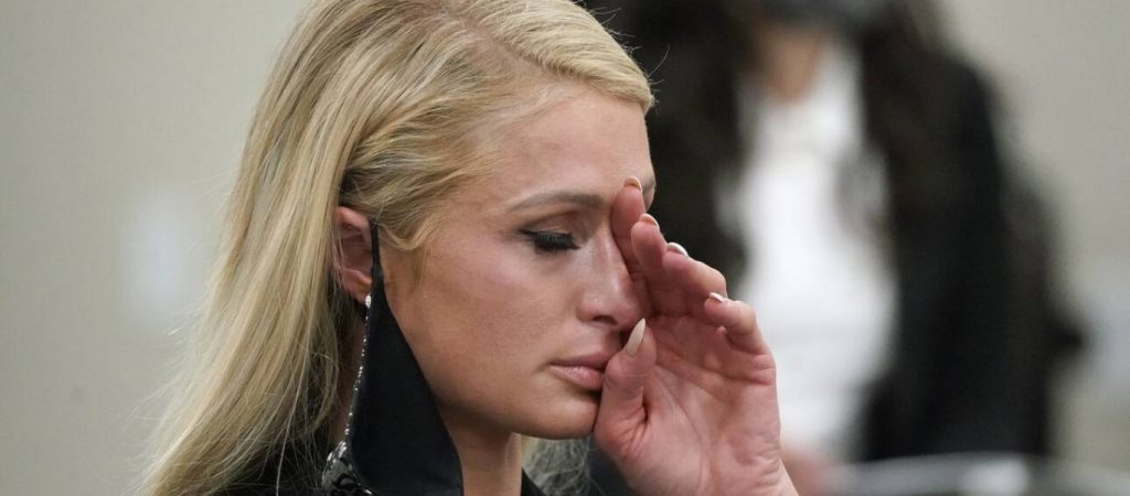 Σοκάρει η κατάθεση της Π.Χίλτον: «Με ανάγκαζαν να καταναλώνω φάρμακα – Κάθε μέρα ένιωθα παραβιασμένη»